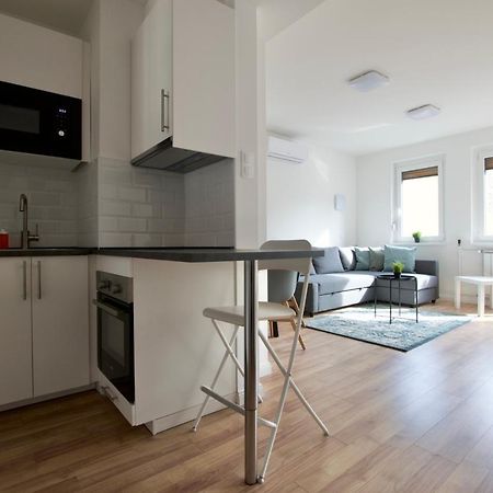 Standard Apartment By Hi5 - Dessewffy 37 Suites Budapest Exterior photo