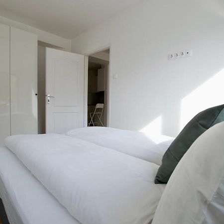 Standard Apartment By Hi5 - Dessewffy 37 Suites Budapest Exterior photo