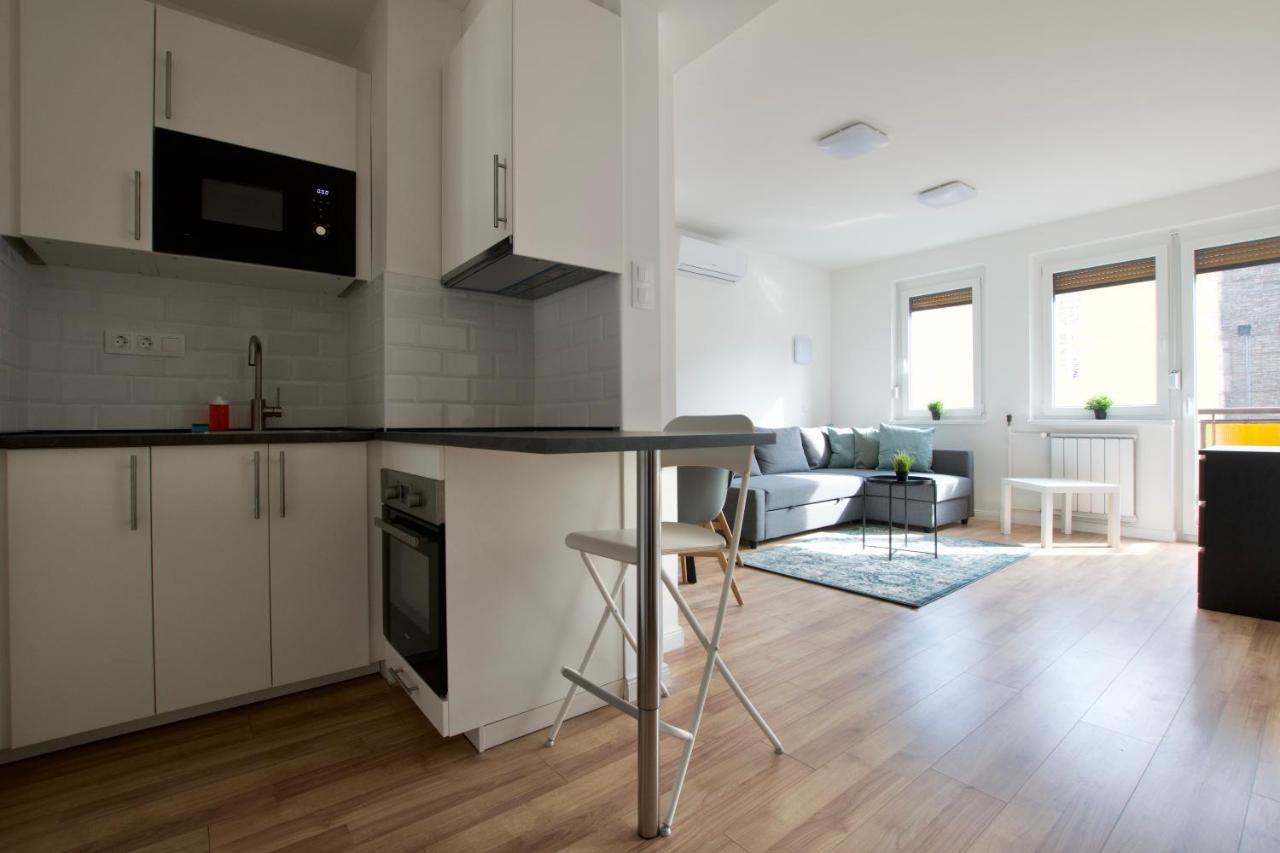Standard Apartment By Hi5 - Dessewffy 37 Suites Budapest Exterior photo