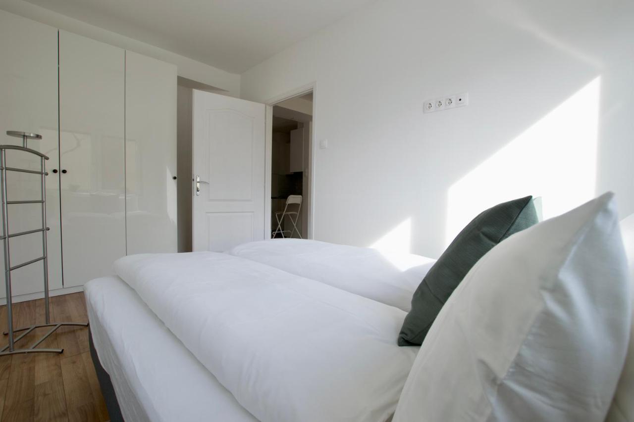 Standard Apartment By Hi5 - Dessewffy 37 Suites Budapest Exterior photo
