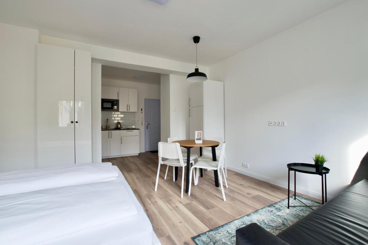 Standard Apartment By Hi5 - Dessewffy 37 Suites Budapest Exterior photo