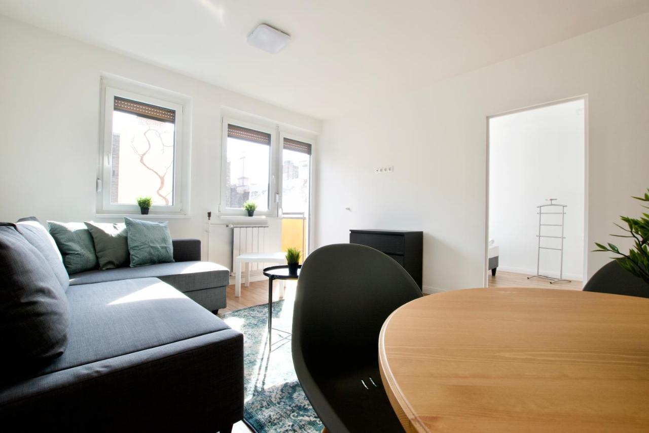 Standard Apartment By Hi5 - Dessewffy 37 Suites Budapest Exterior photo