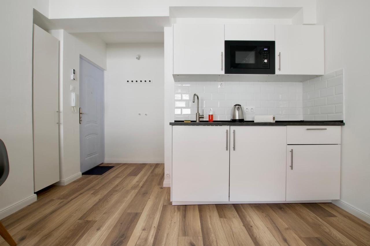 Standard Apartment By Hi5 - Dessewffy 37 Suites Budapest Exterior photo